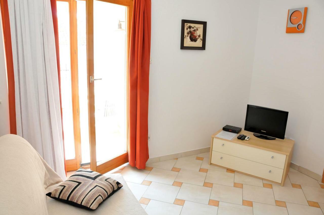Apartments Toic Црес Экстерьер фото